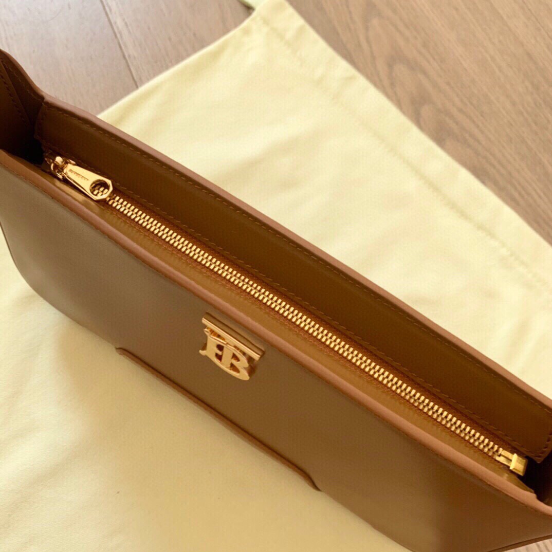 B**rry armpit bag-28x14x5cm