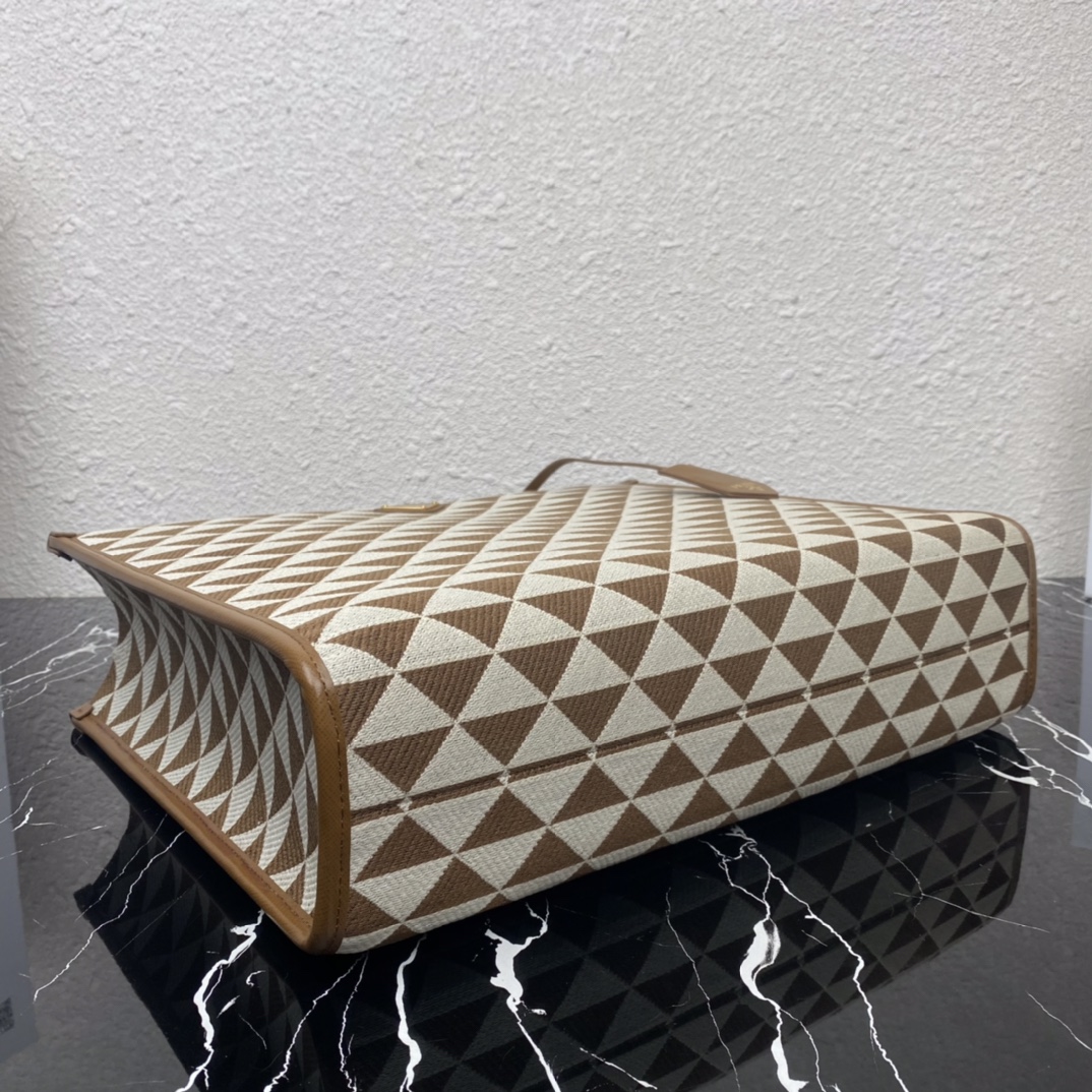 Pra*a small tote in saffiano leather 1ba356-39*31*11cm