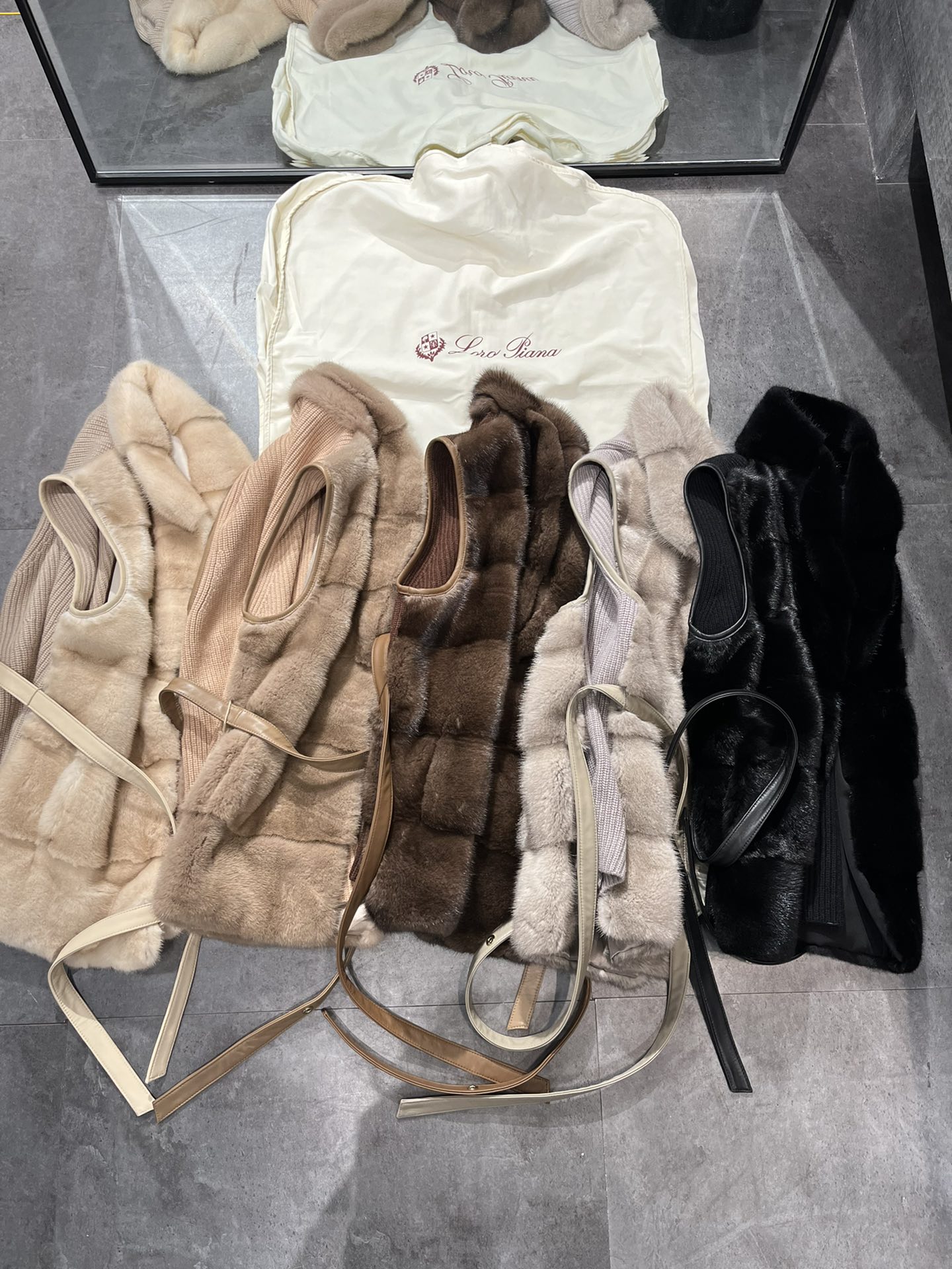 L0r0 P1ana cashmere knitted vest