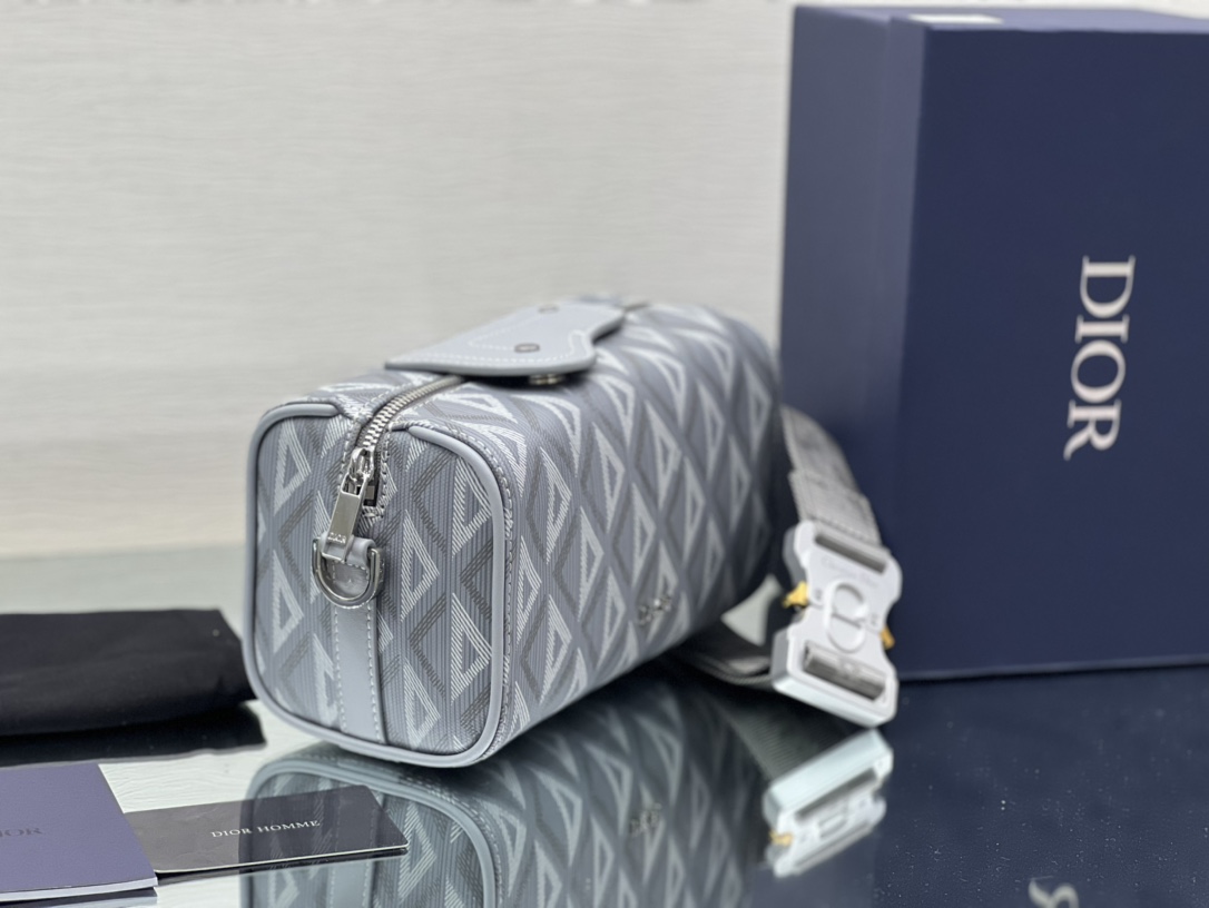 D*or saddle bag-25.5 x 20 x 6.5cm