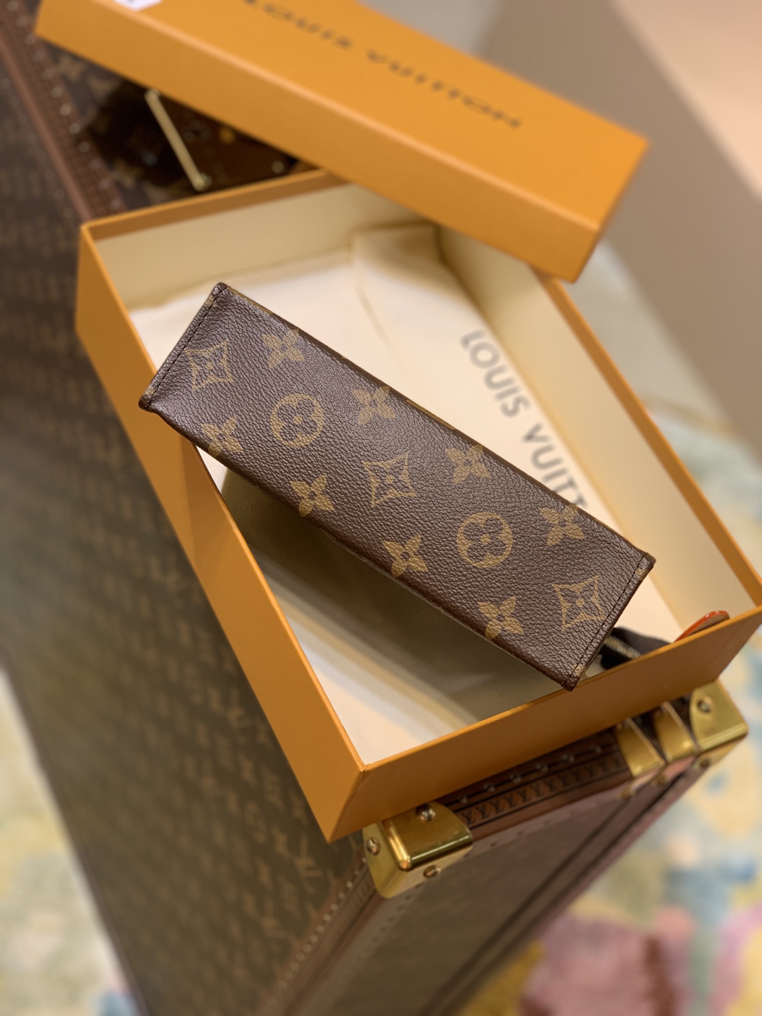 l0*is V*t0n toiletry pouch -19* 15*6cm