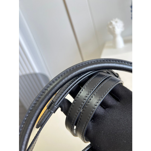 l0*is V*t0n petit bucket- 24*19*18.5cm