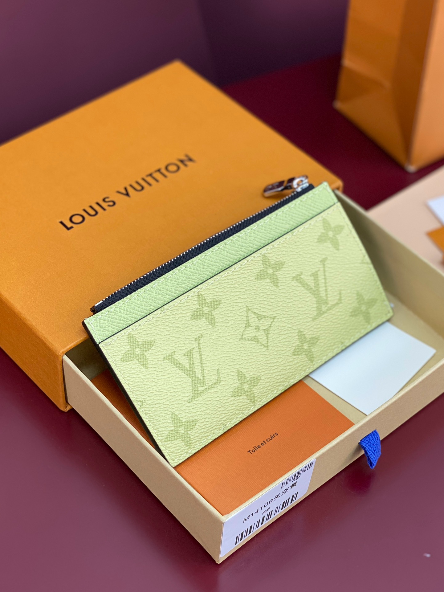 l0vis Vvtt0n coin card holder-8 x 14.5 x 1cm