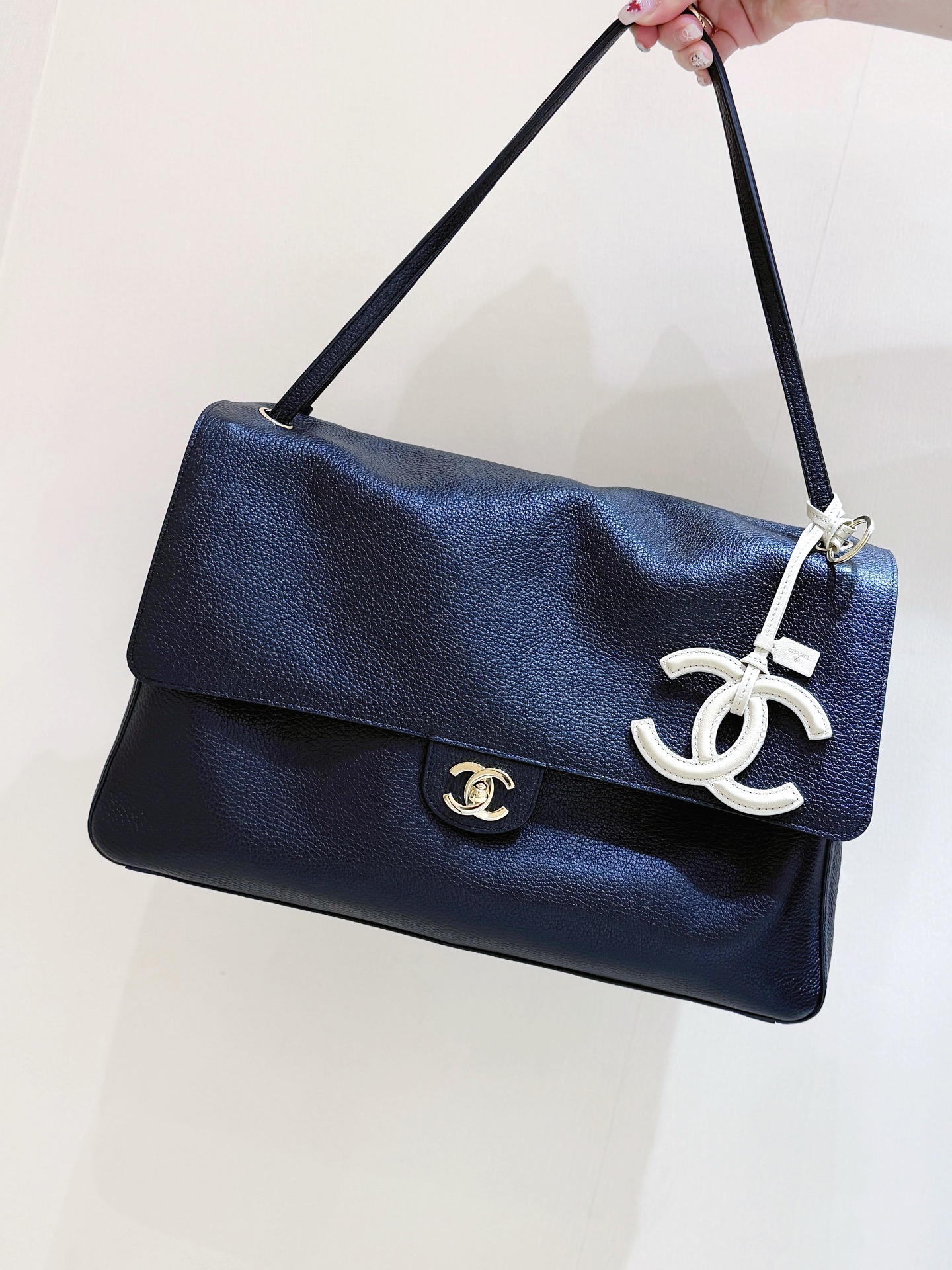 Ch@nel Maxi Flapbag , Grained Calfskin & Silver-Tone Metal, lLight-26*38.5*11CM