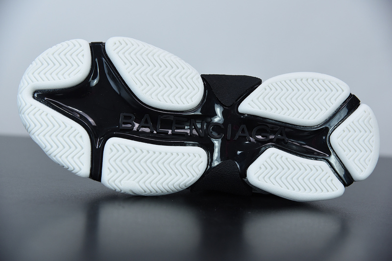 Ba*len*cia*ga triple s