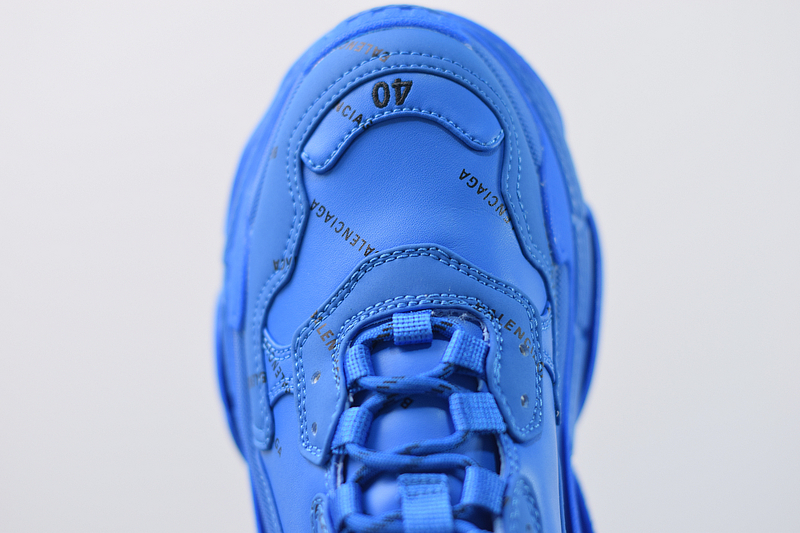 Ba*len*cia*ga triple s