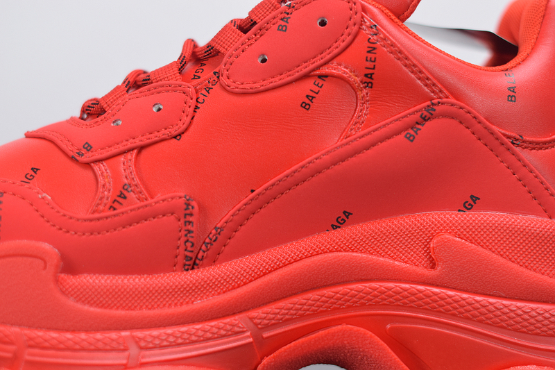 Ba*len*cia*ga triple s