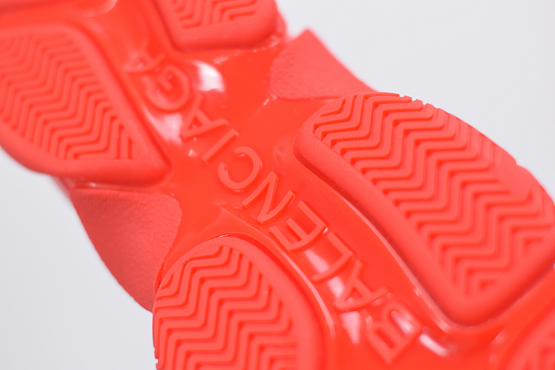 Ba*len*cia*ga triple s