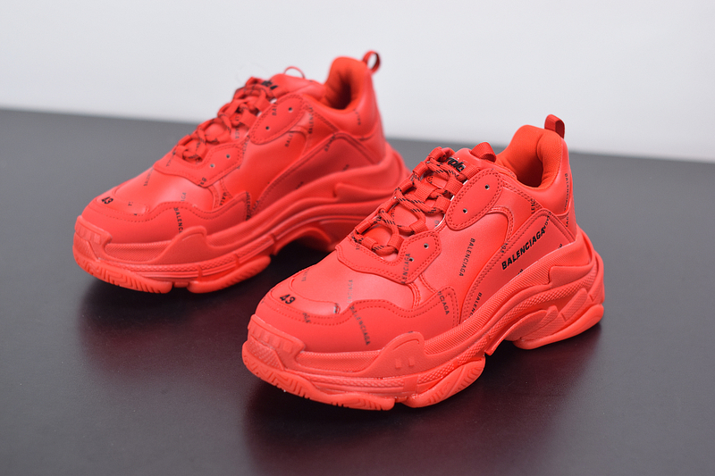 Ba*len*cia*ga triple s