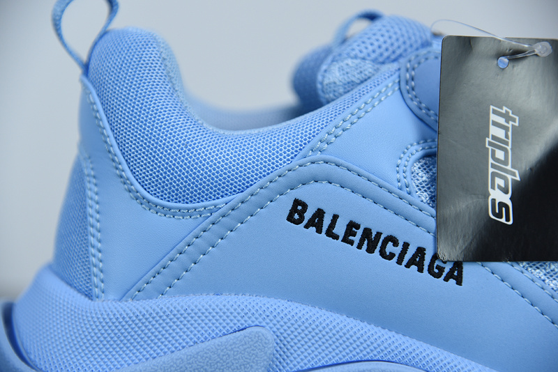 Ba*len*cia*ga triple s