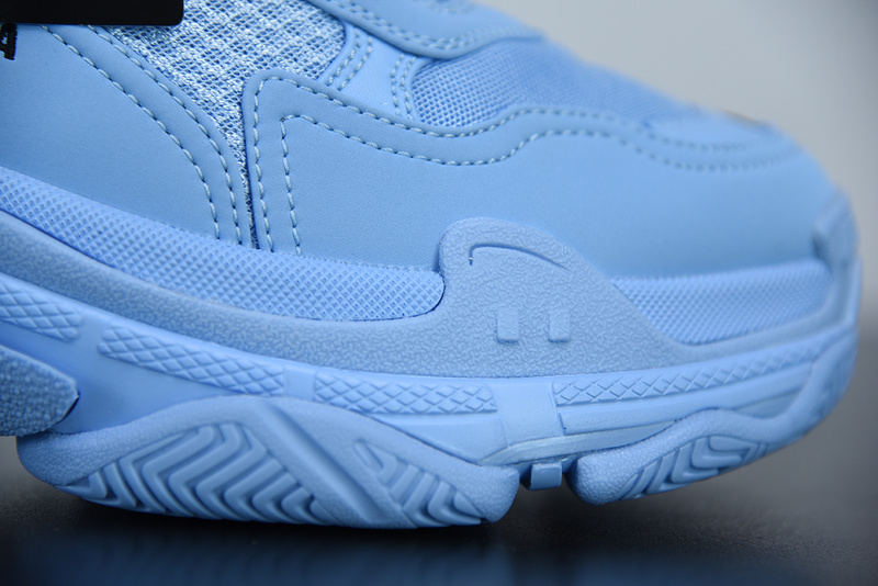 Ba*len*cia*ga triple s