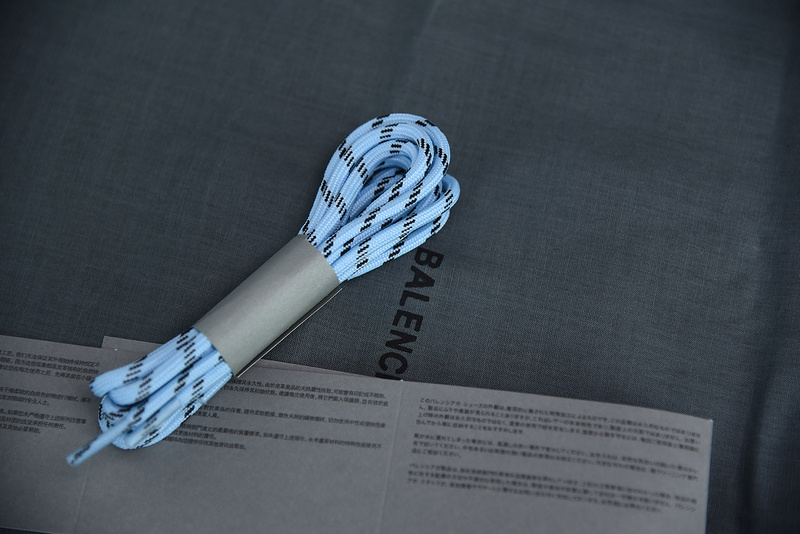 Ba*len*cia*ga triple s