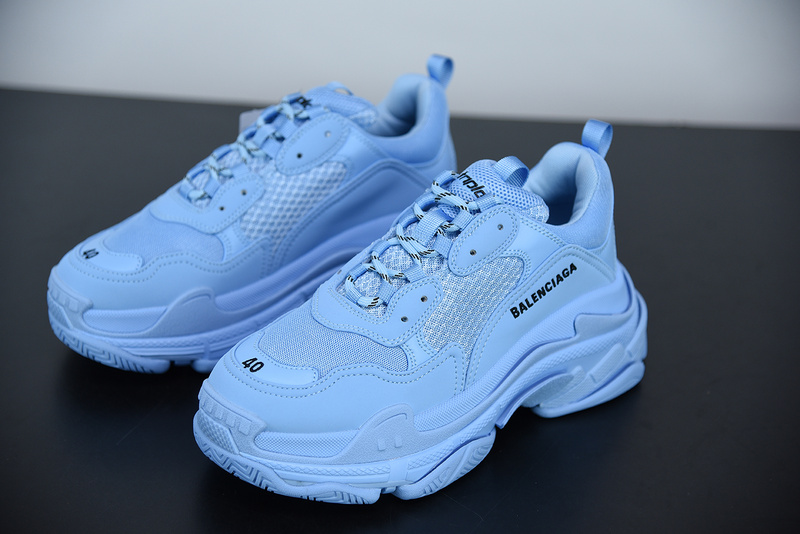 Ba*len*cia*ga triple s