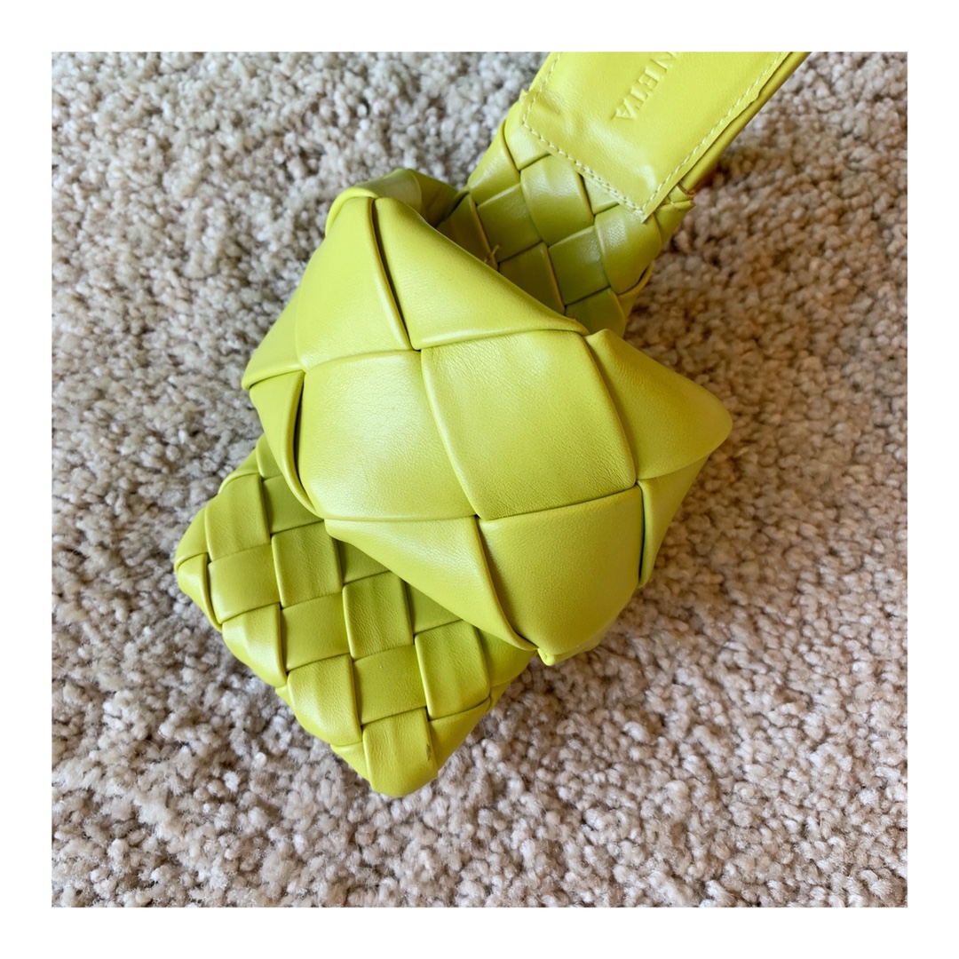 bo*te*ga Ve*ne*ta sandals