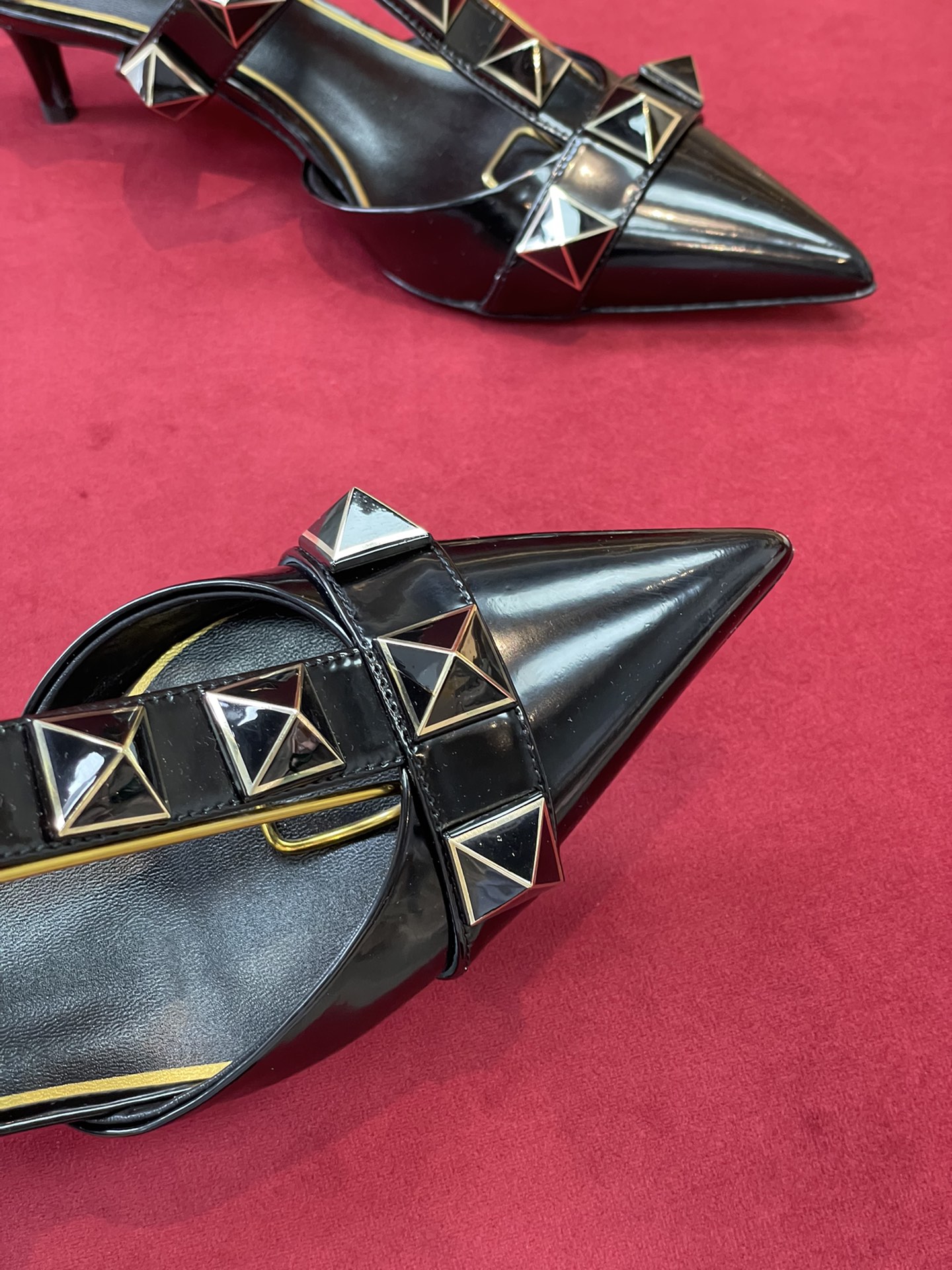 Va1e*ntin0 2022ss heels(size:35-42)