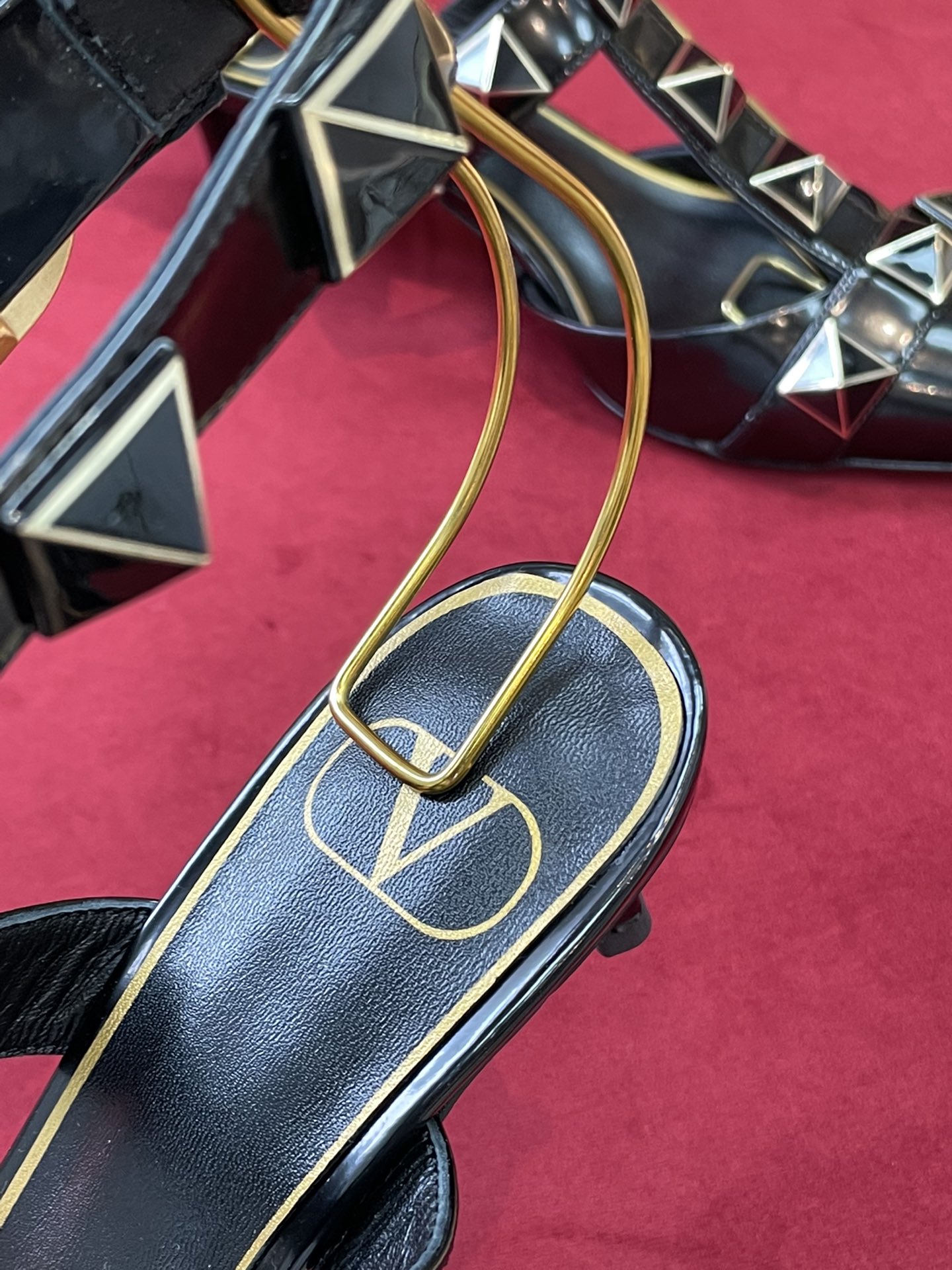 Va1e*ntin0 2022ss heels(size:35-42)