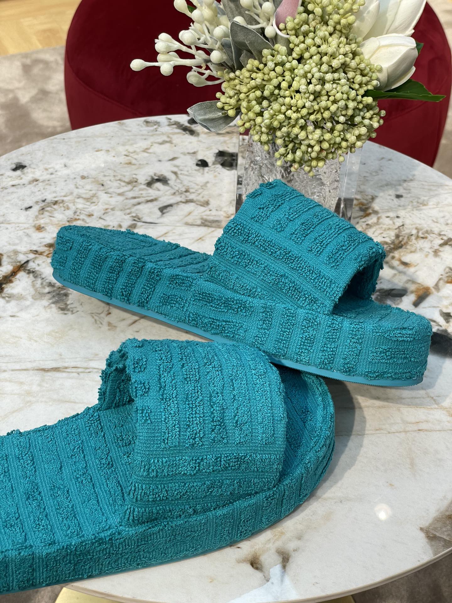 bo*te*ga Ve*ne*ta slides