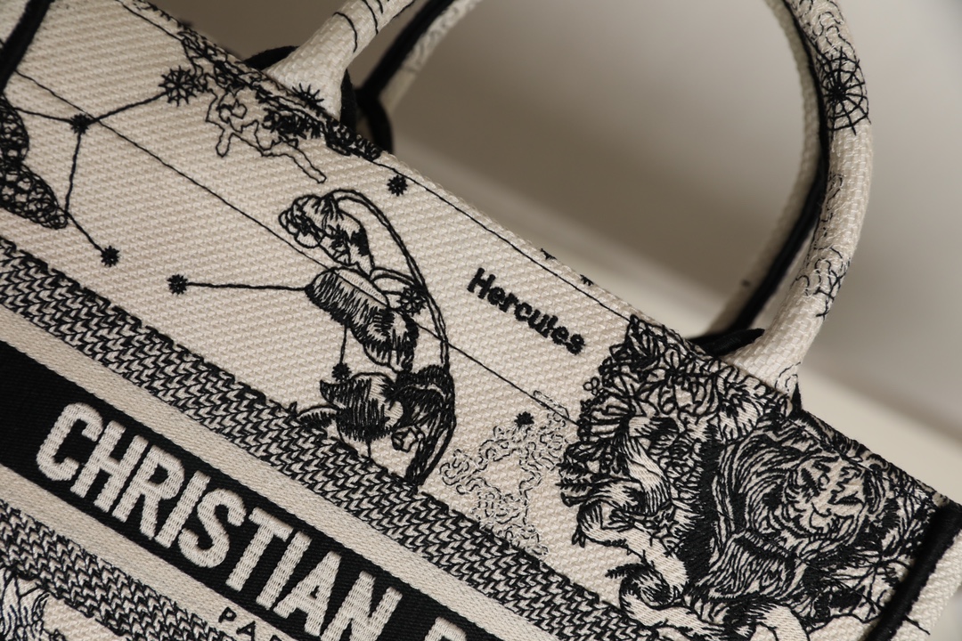 D*or small book tote-26*8*22cm