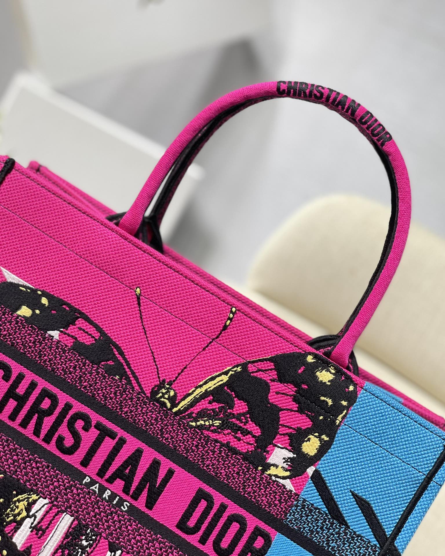 D*or small book tote-36.5cm