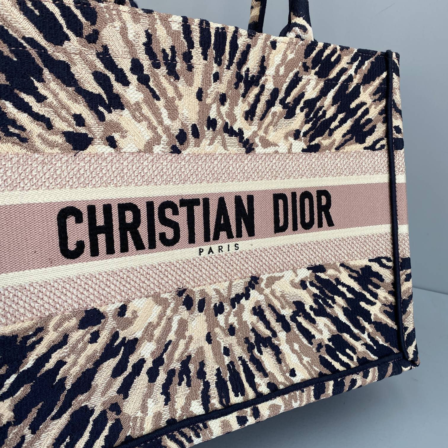 D*or small book tote-36.5cm