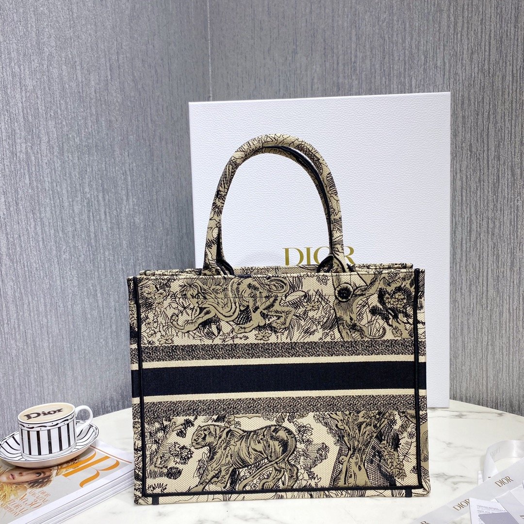 D*or small book tote-36.5cm