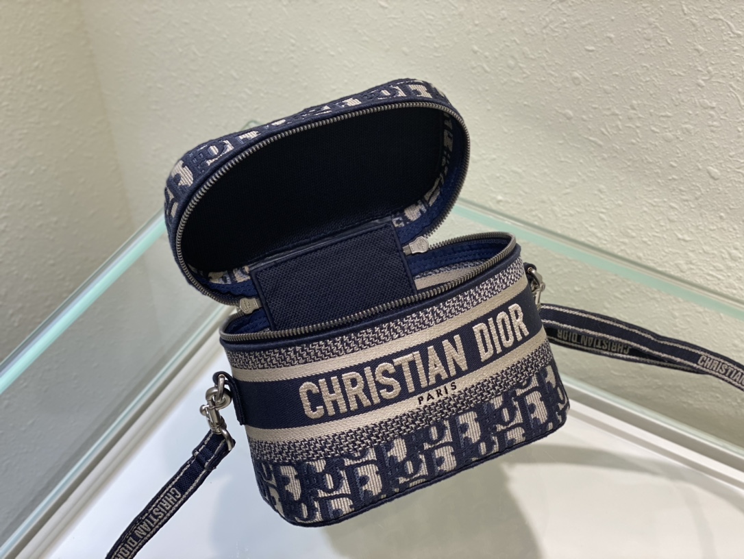 D*or cosmetic bag-18*.5*13*10.5cm