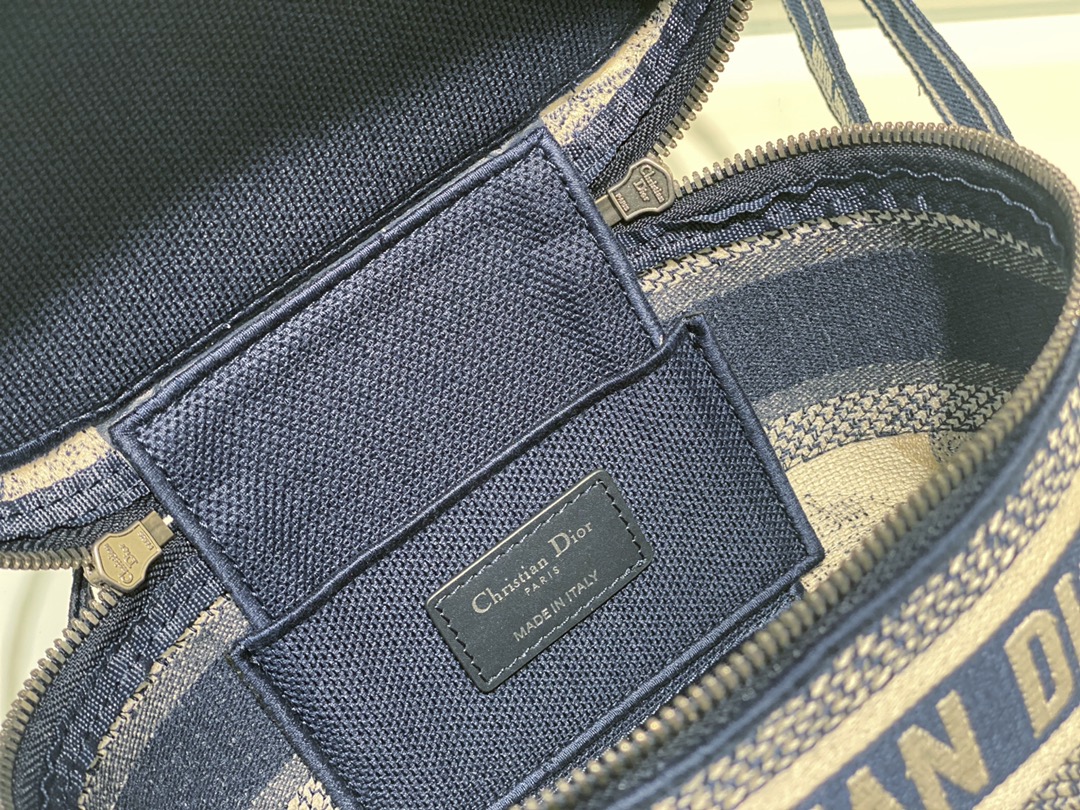 D*or cosmetic bag-18*.5*13*10.5cm