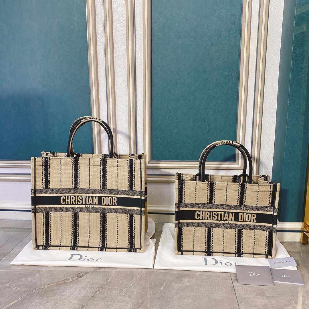 D*or small book tote