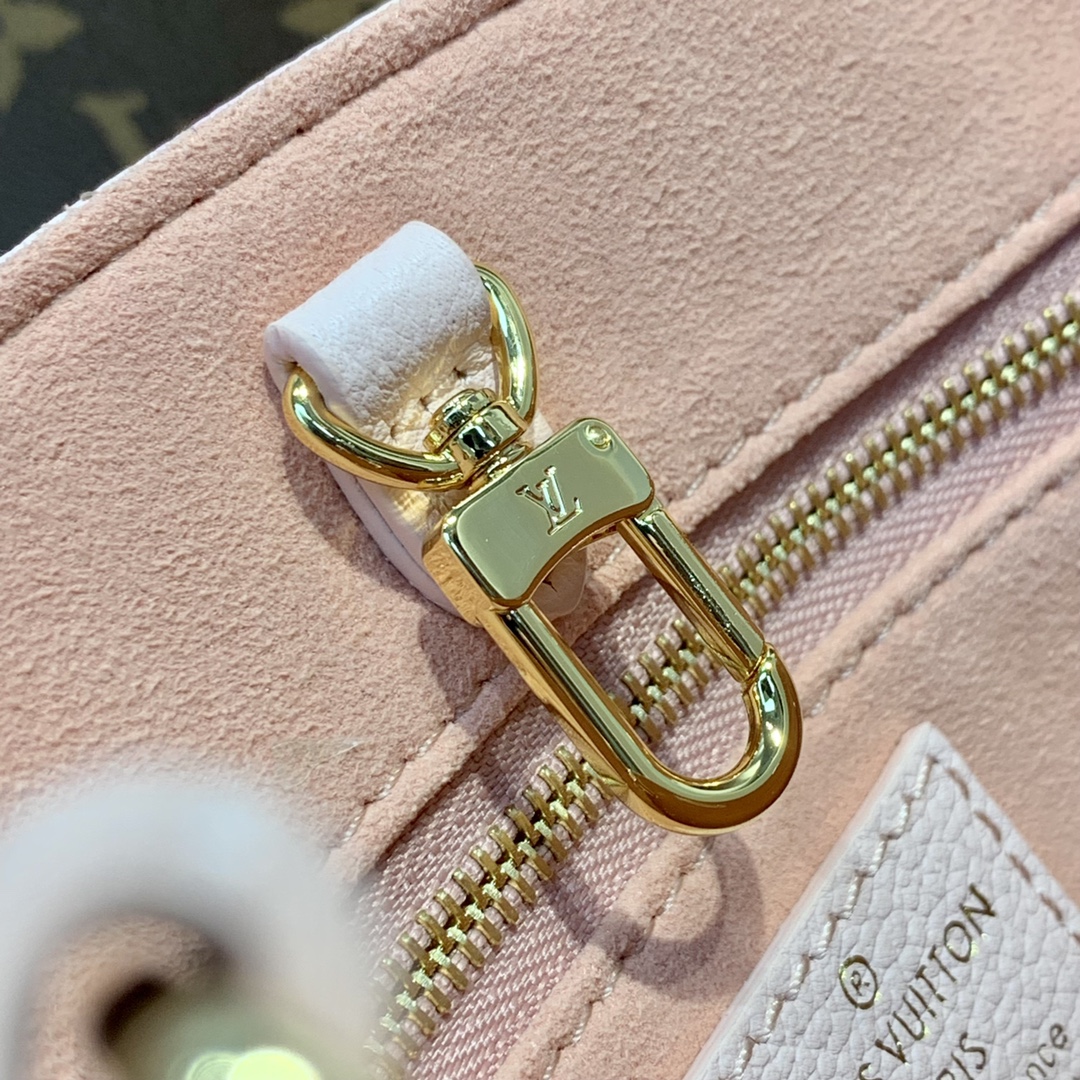 l0*is V*t0n onthego handbag-25*19*11.5 cm