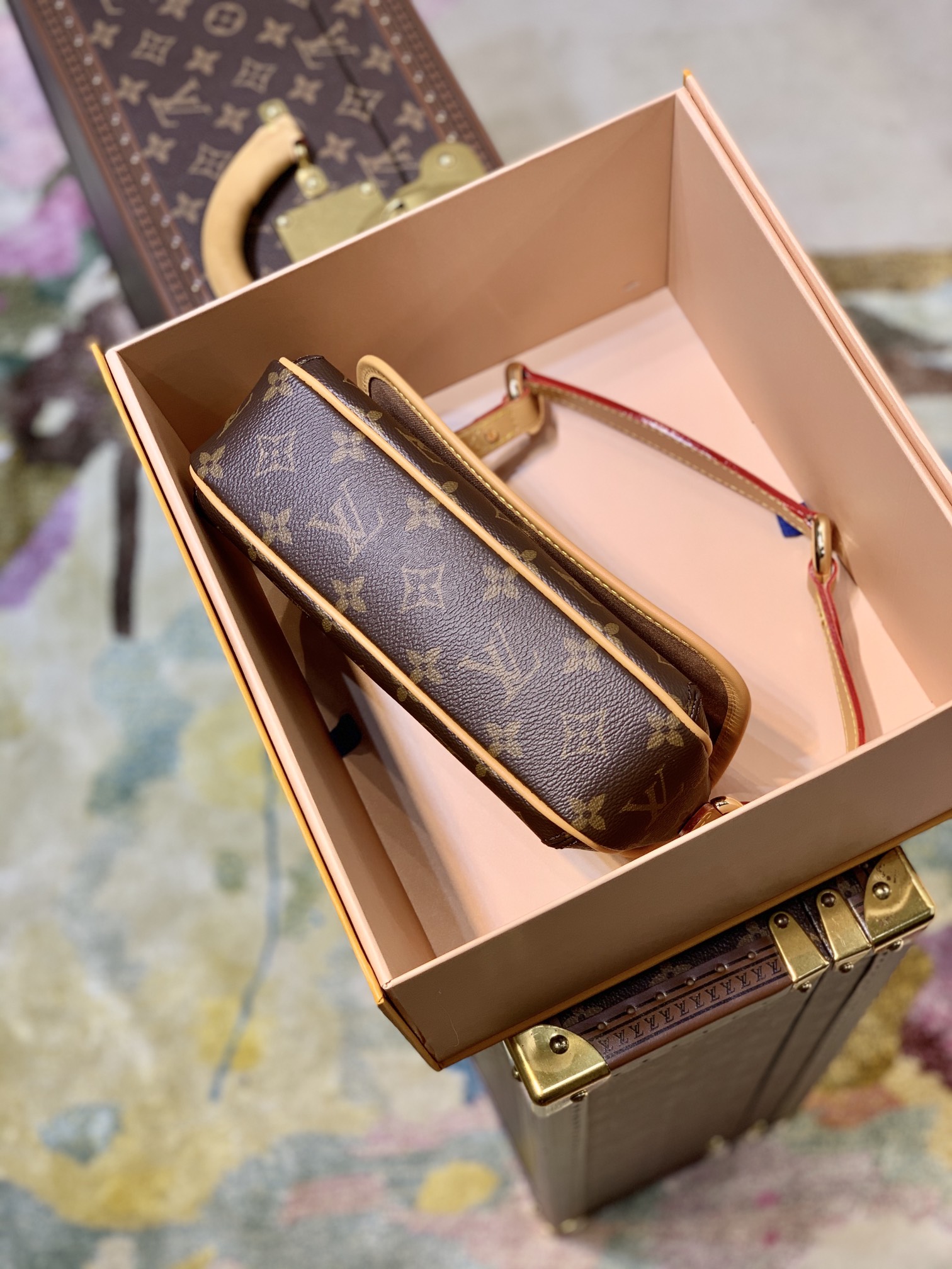 l0*is V*t0n tikal pm-22.5×13×8cm