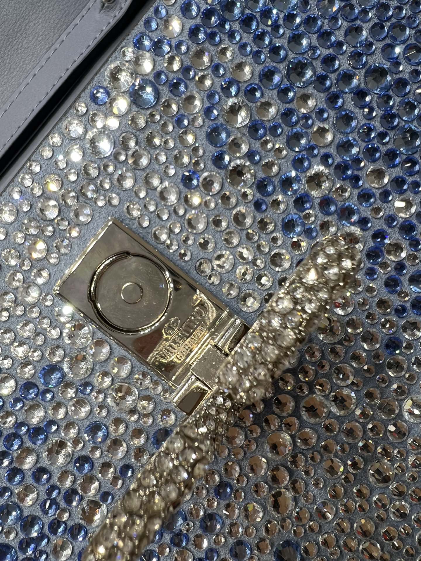 Va1e*ntin0 vlogo signature chain bag-19*13*9cm