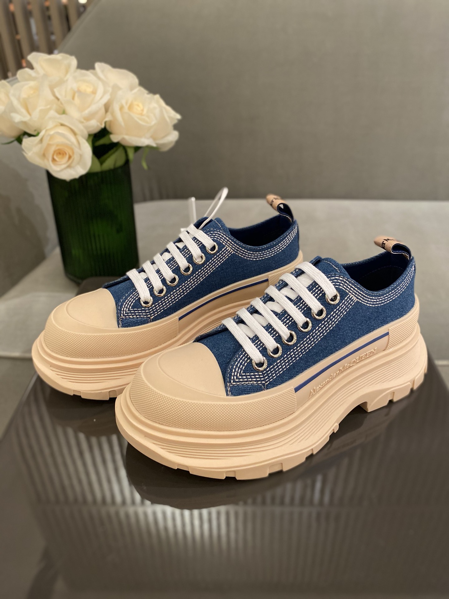 A1exa*der m*q*en sports shoes