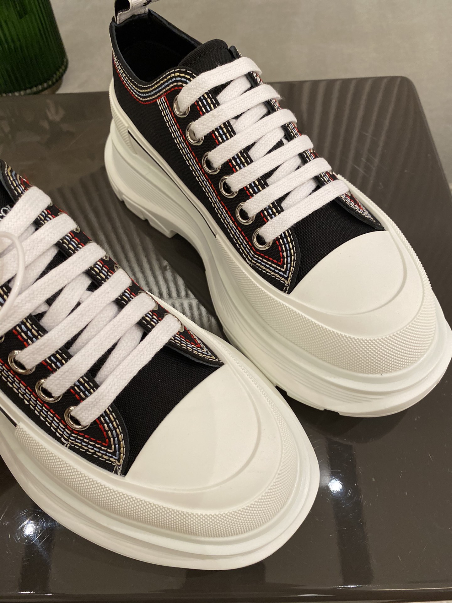 A1exa*der m*q*en sports shoes