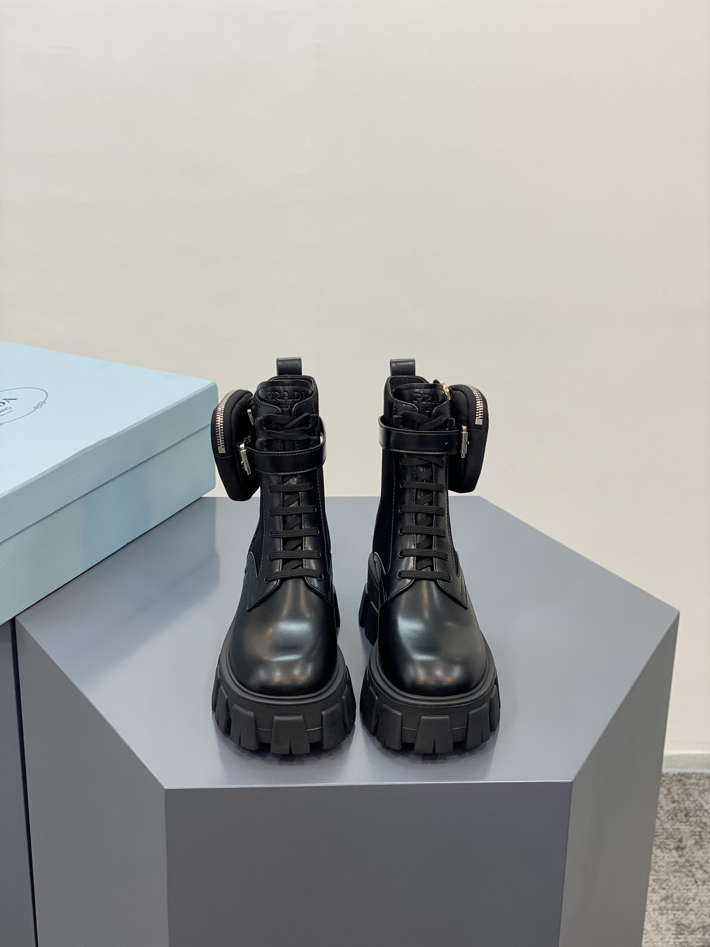 Pra*a 2020ss boots(not shiny version)