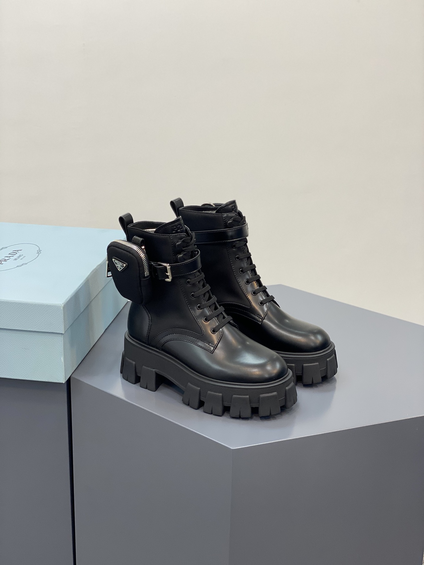 Pra*a 2020ss boots(not shiny version)