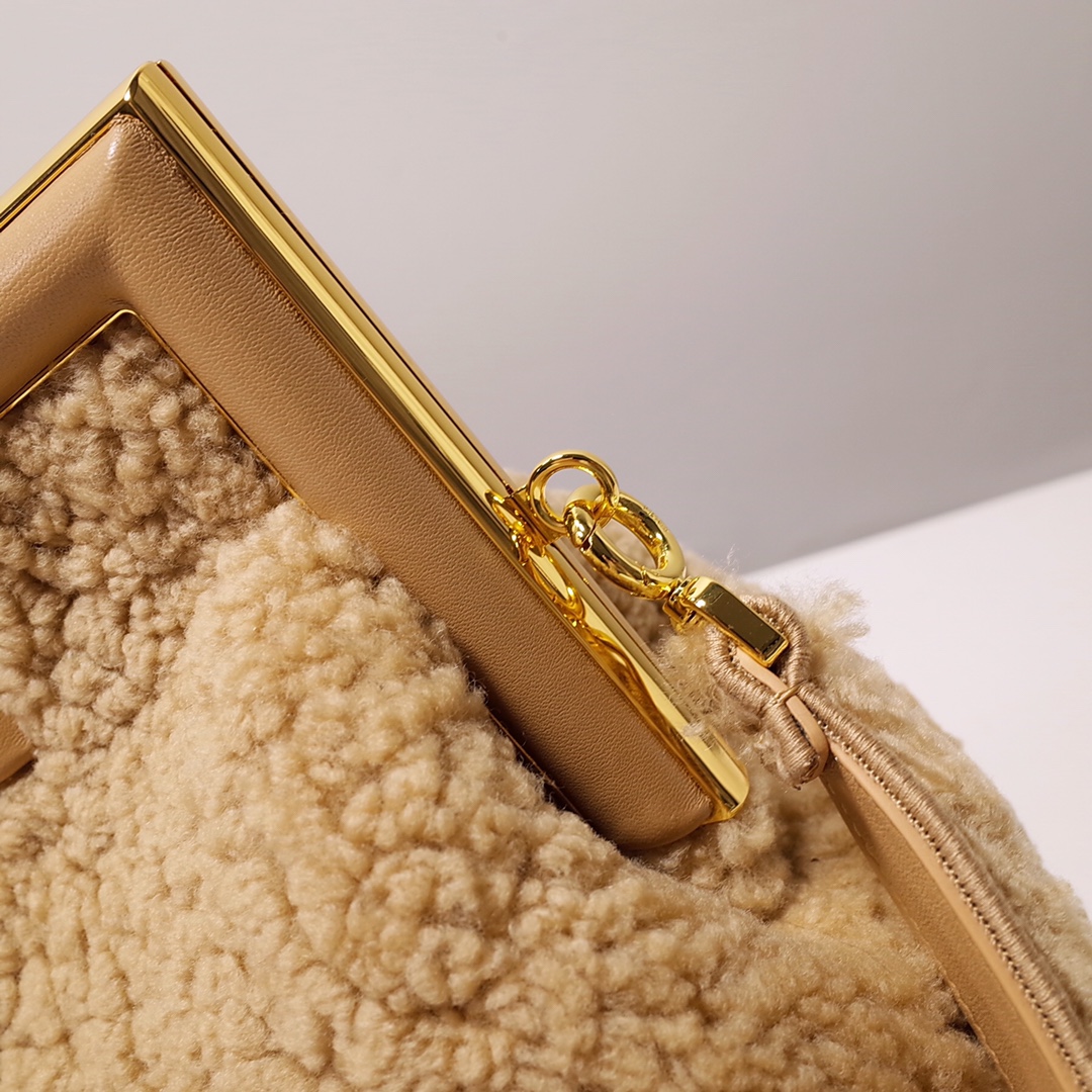 F**di first bag-32.5*15*23.5