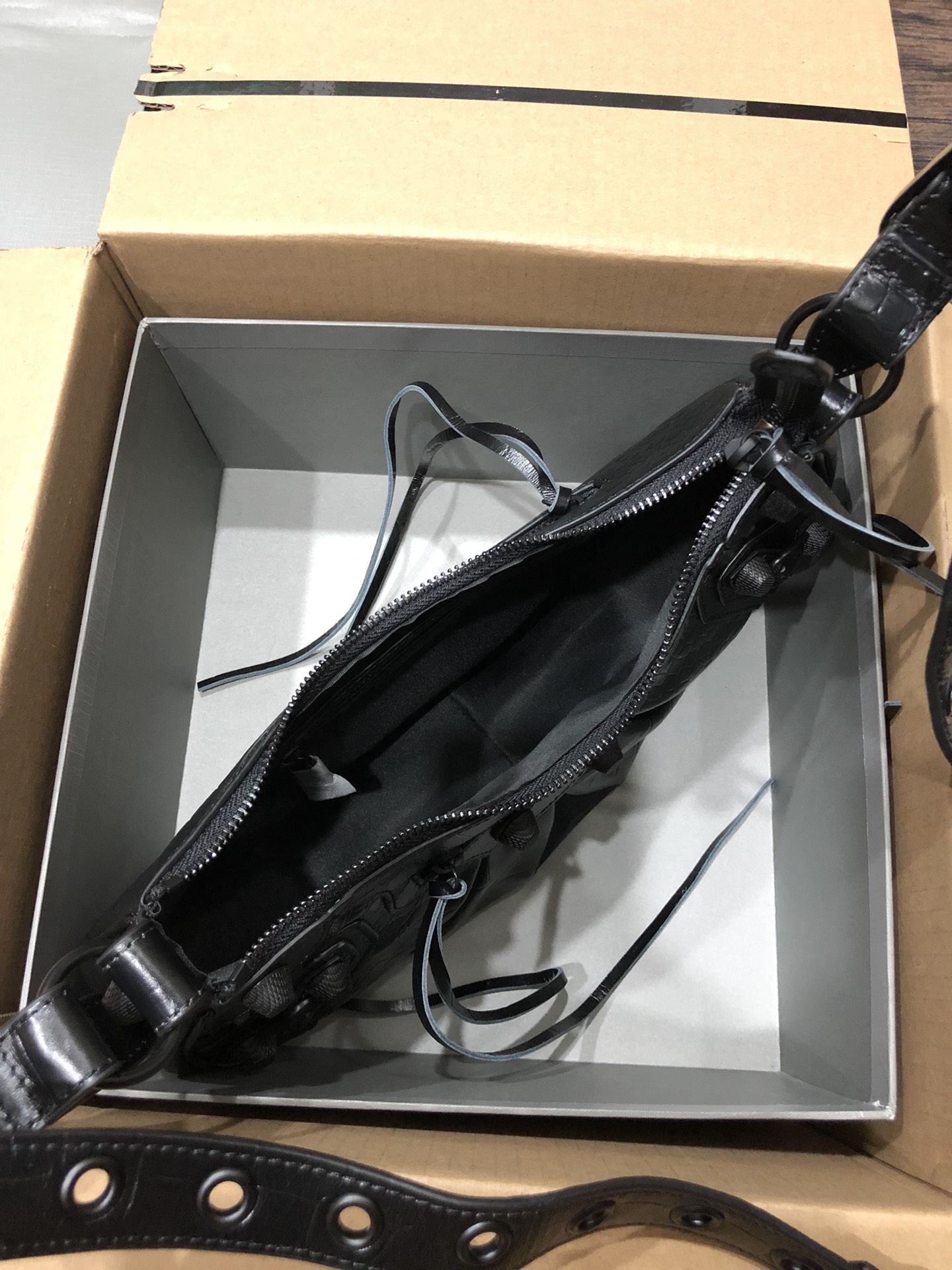 Balenciag Le Cagole Handbags-Crocodile-33*16*8CM