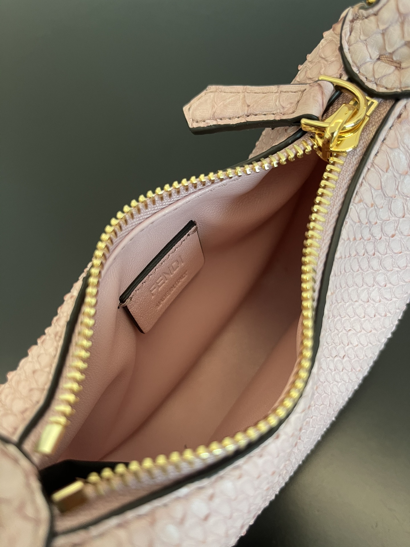 F**di praphy-16.5x14x5cm