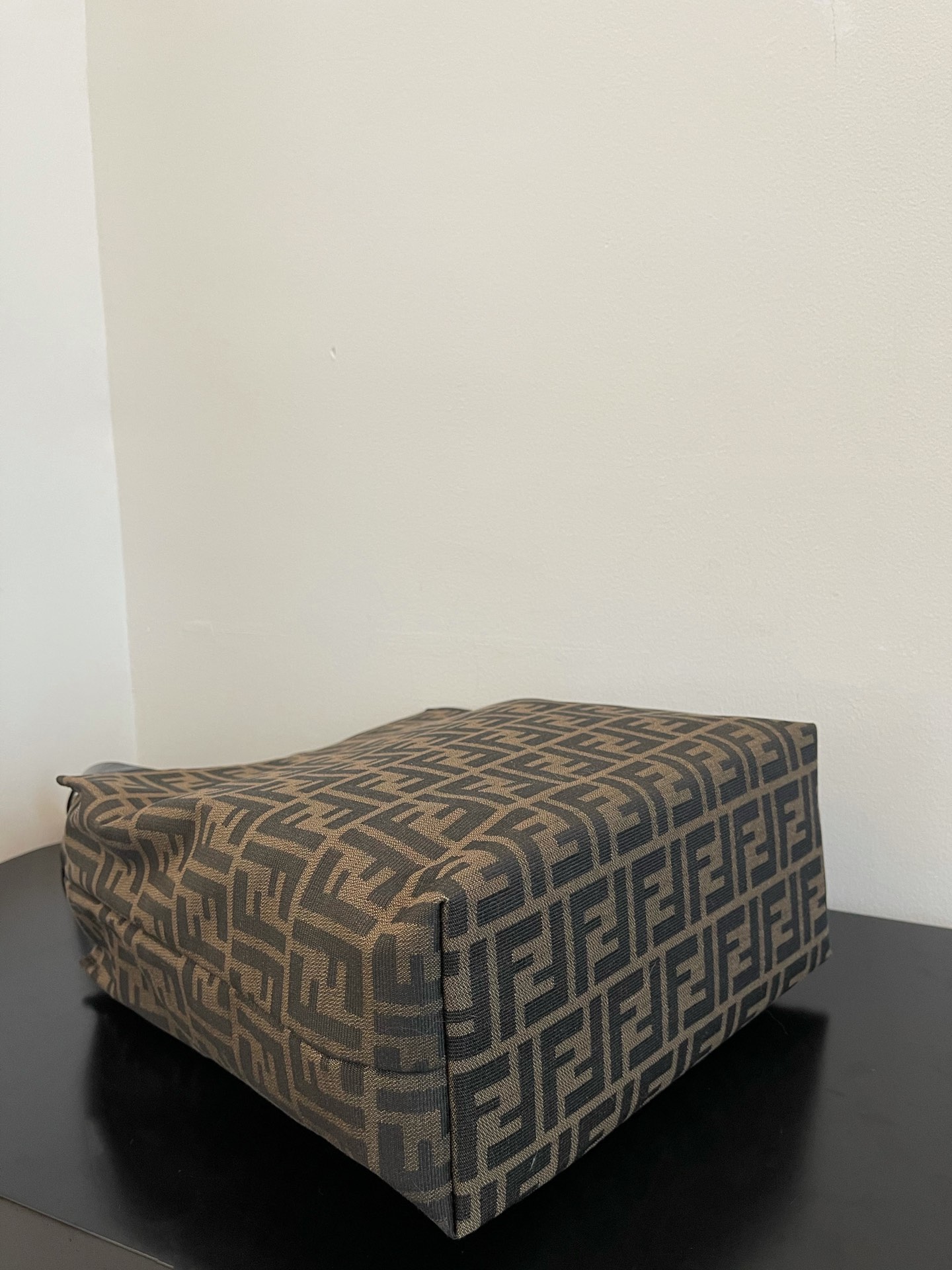 F**di vintage tote-27x30x13cm