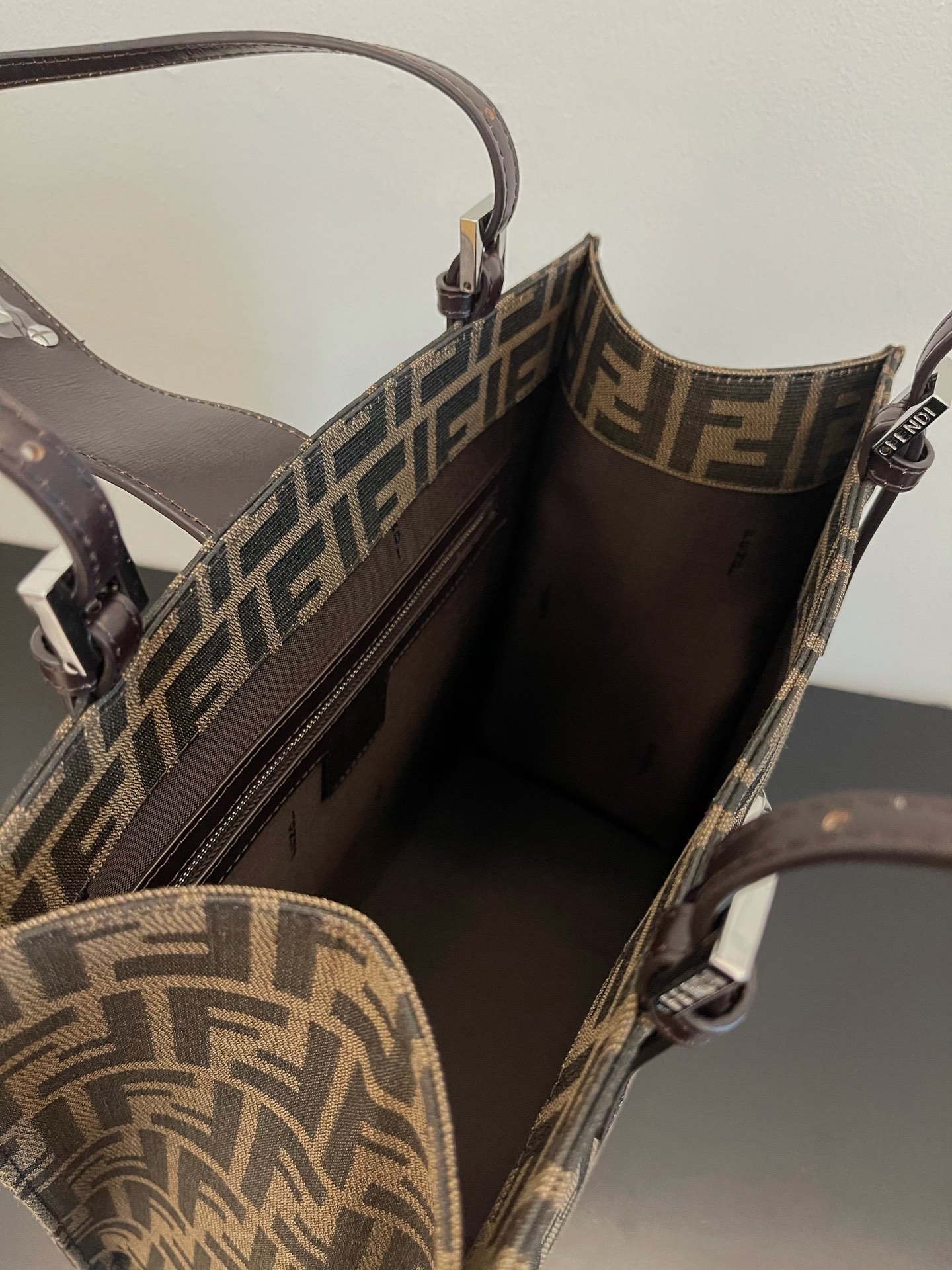 F**di vintage tote-28x28x11cm