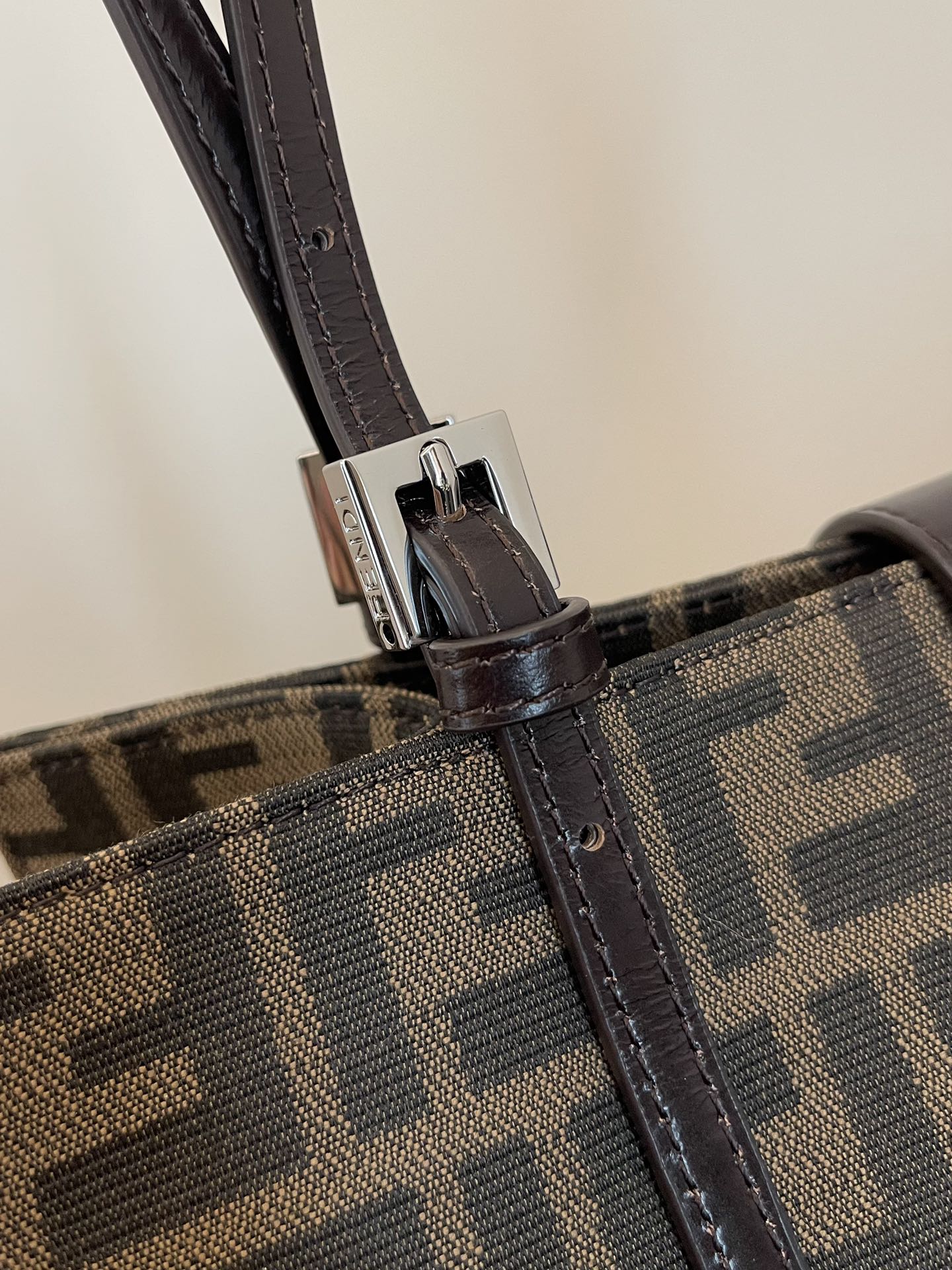 F**di vintage tote-28x28x11cm