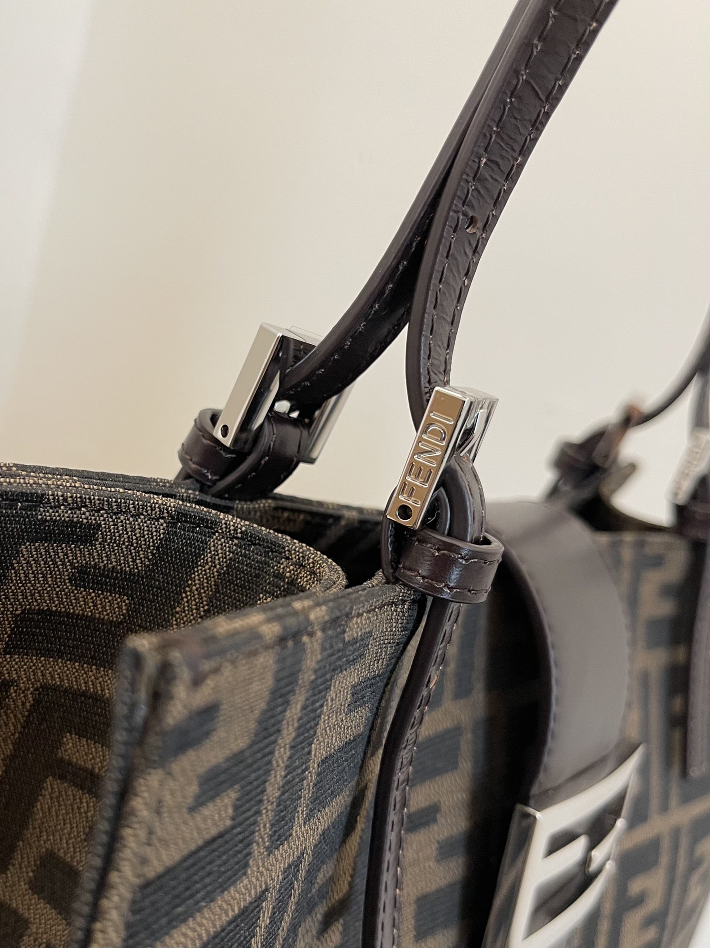 F**di vintage tote-28x28x11cm