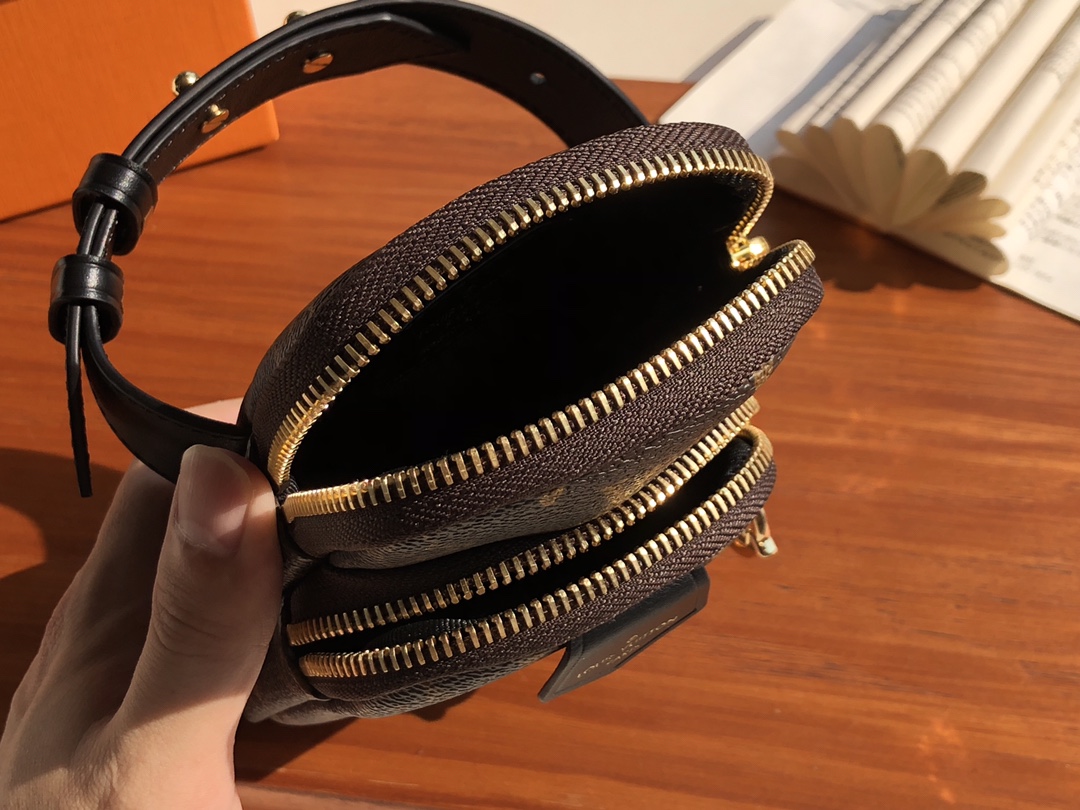 l0*is V*t0n functional bag-10*18*9.0cm