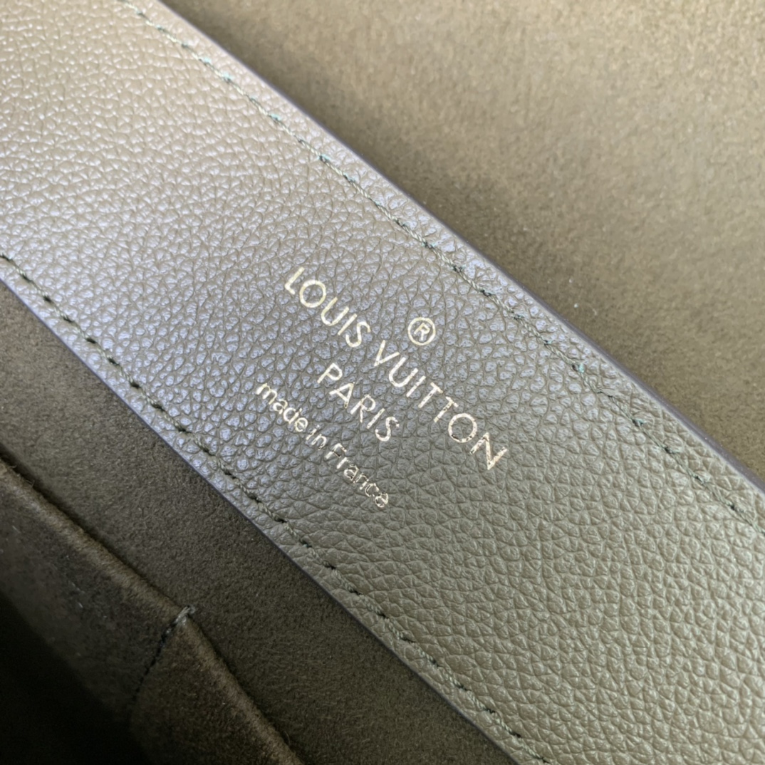 l0*is V*t0n lockme ever m51395-31*46*17cm