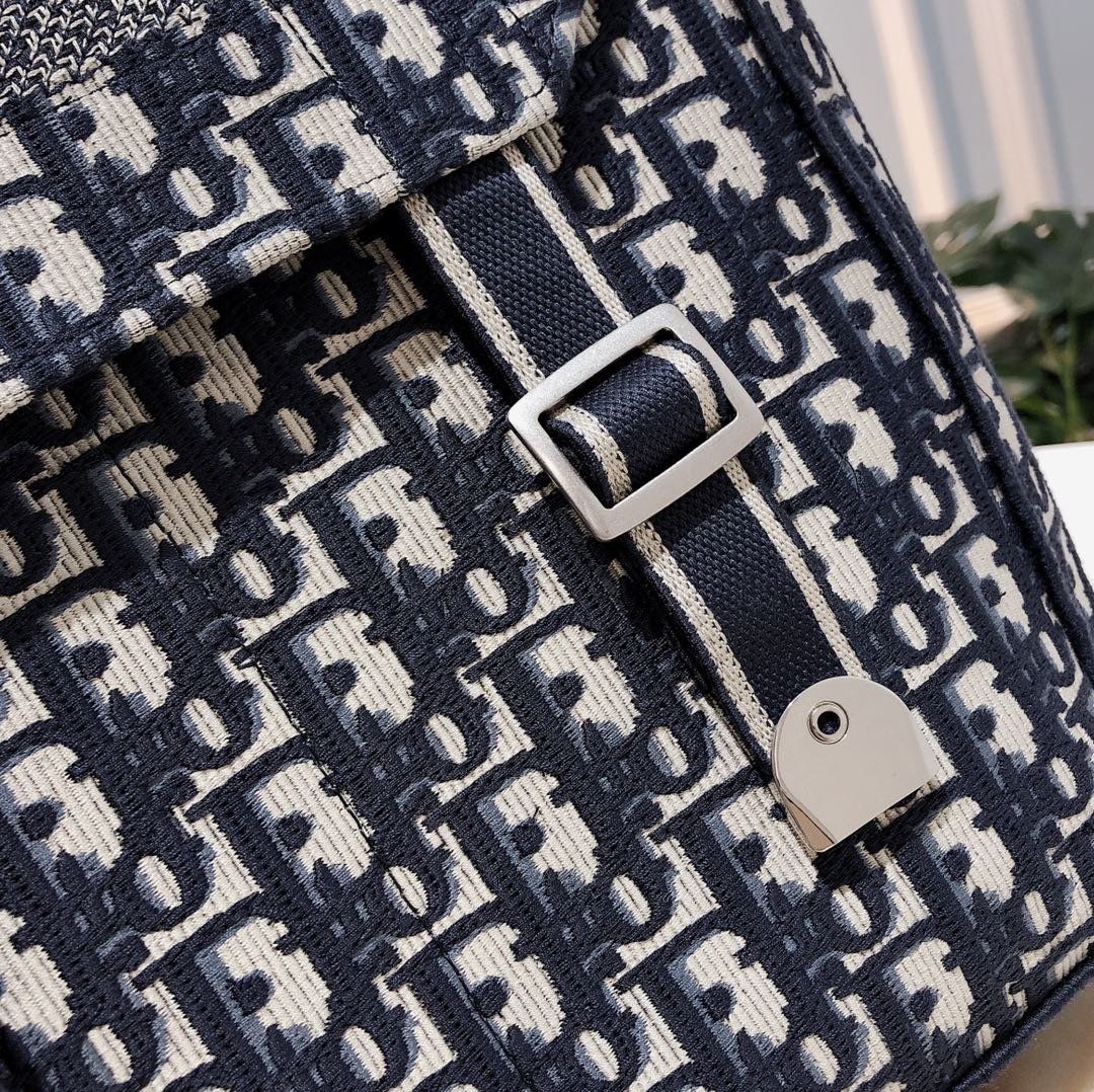 D*or oblique backpack-28x36x12cm