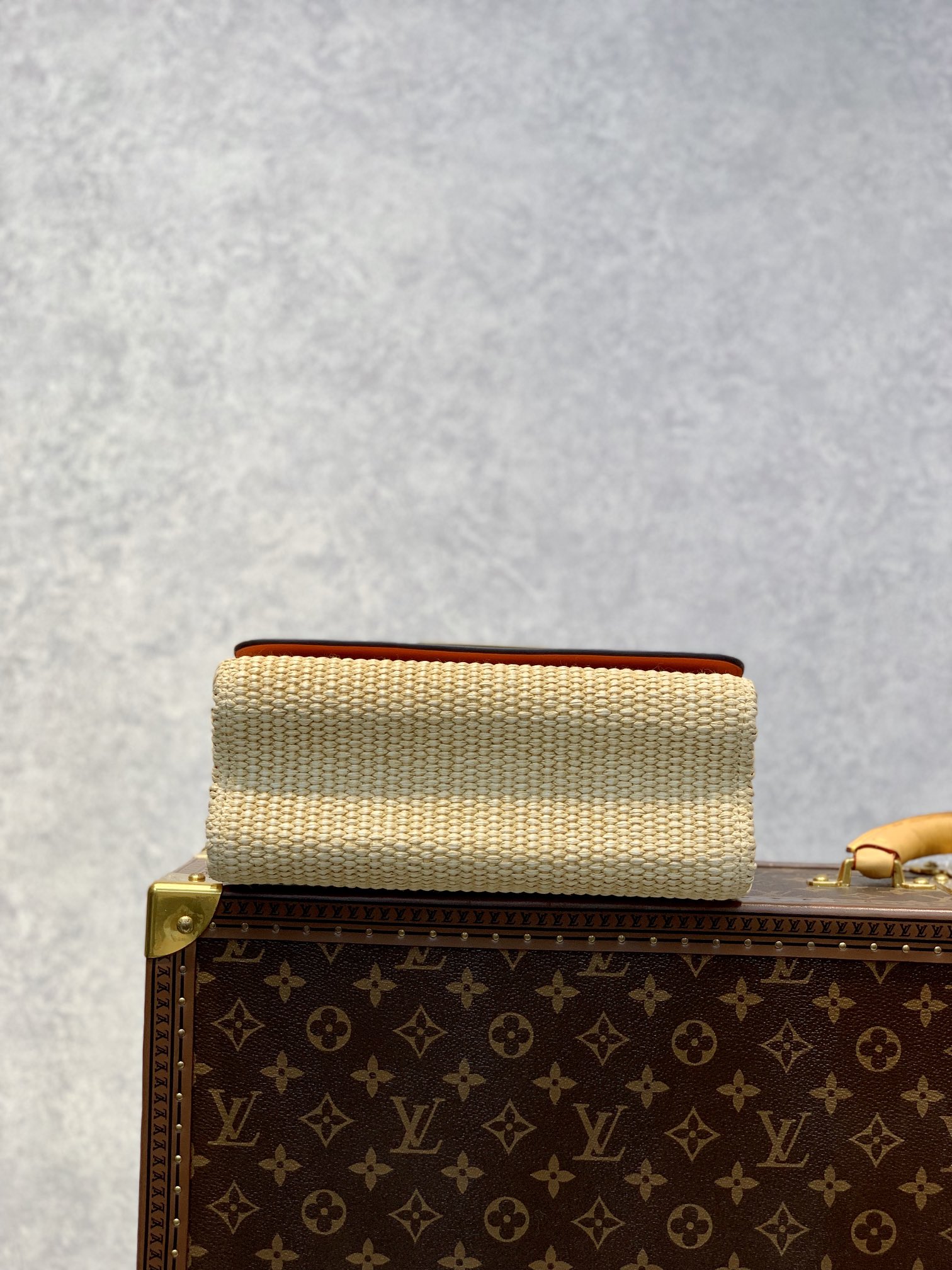 l0*is V*t0n twist mm-23*18*8cm