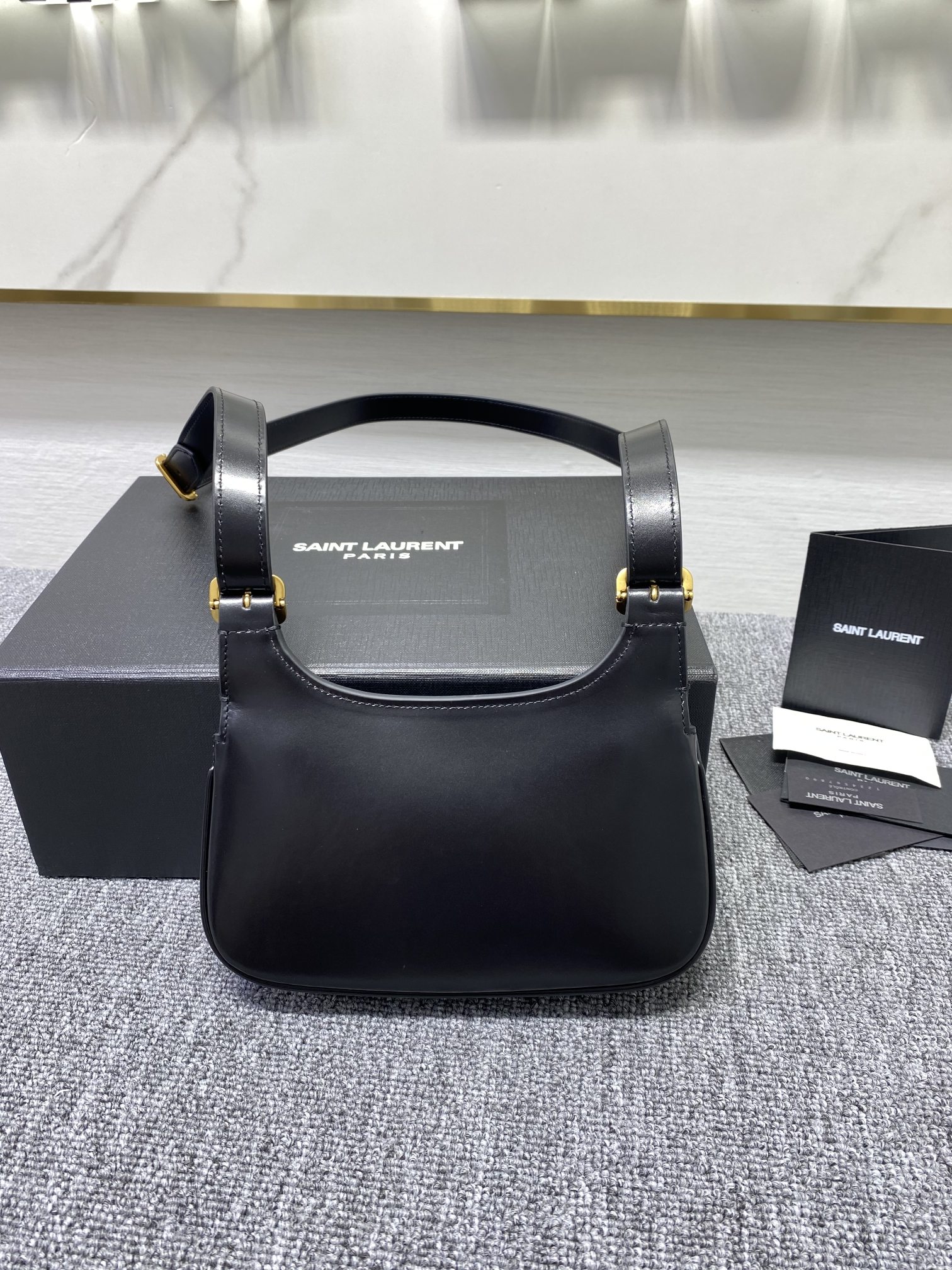 Va1e*ntin0 charlie handbags-18.5x13x3.5cm