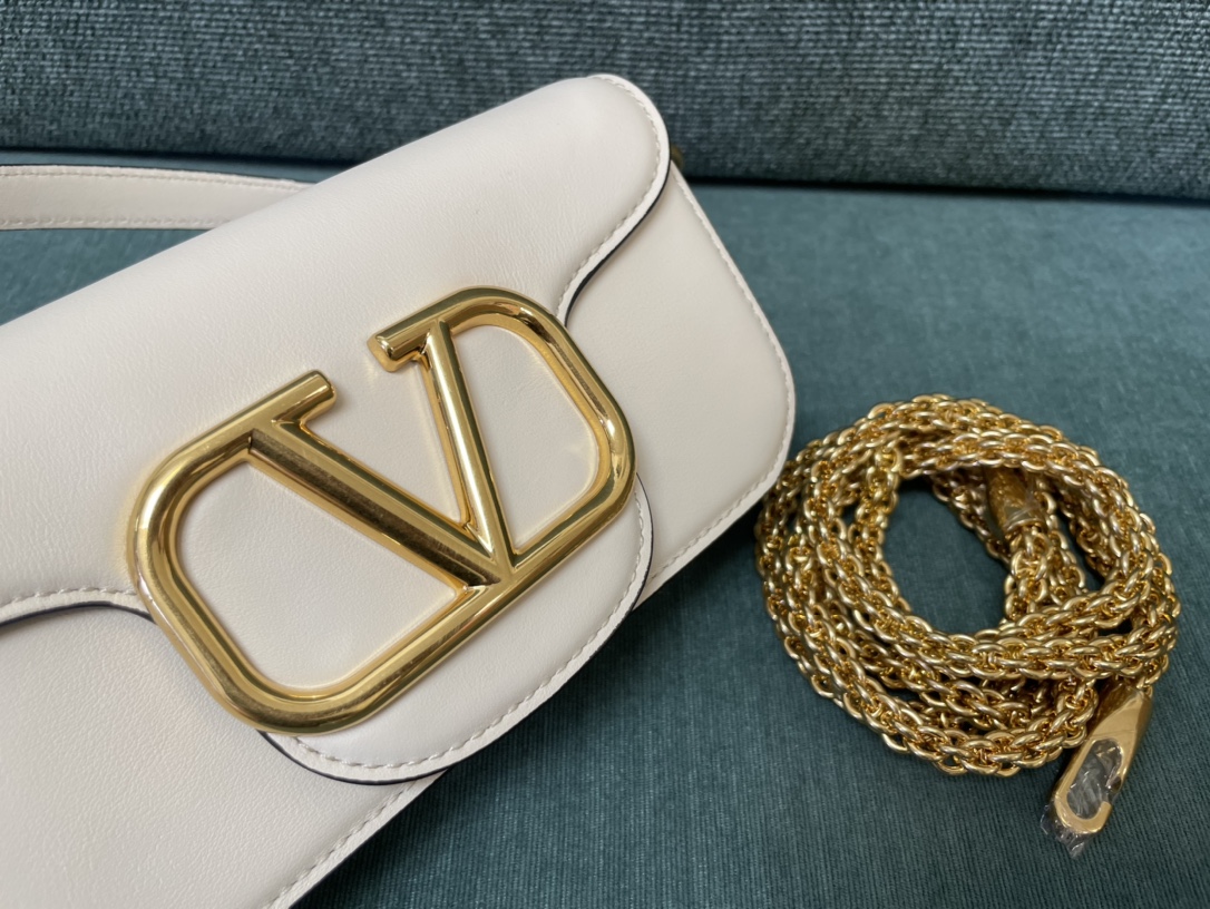 Va1e*ntin0 garavani miniloc-20x 11x5cm