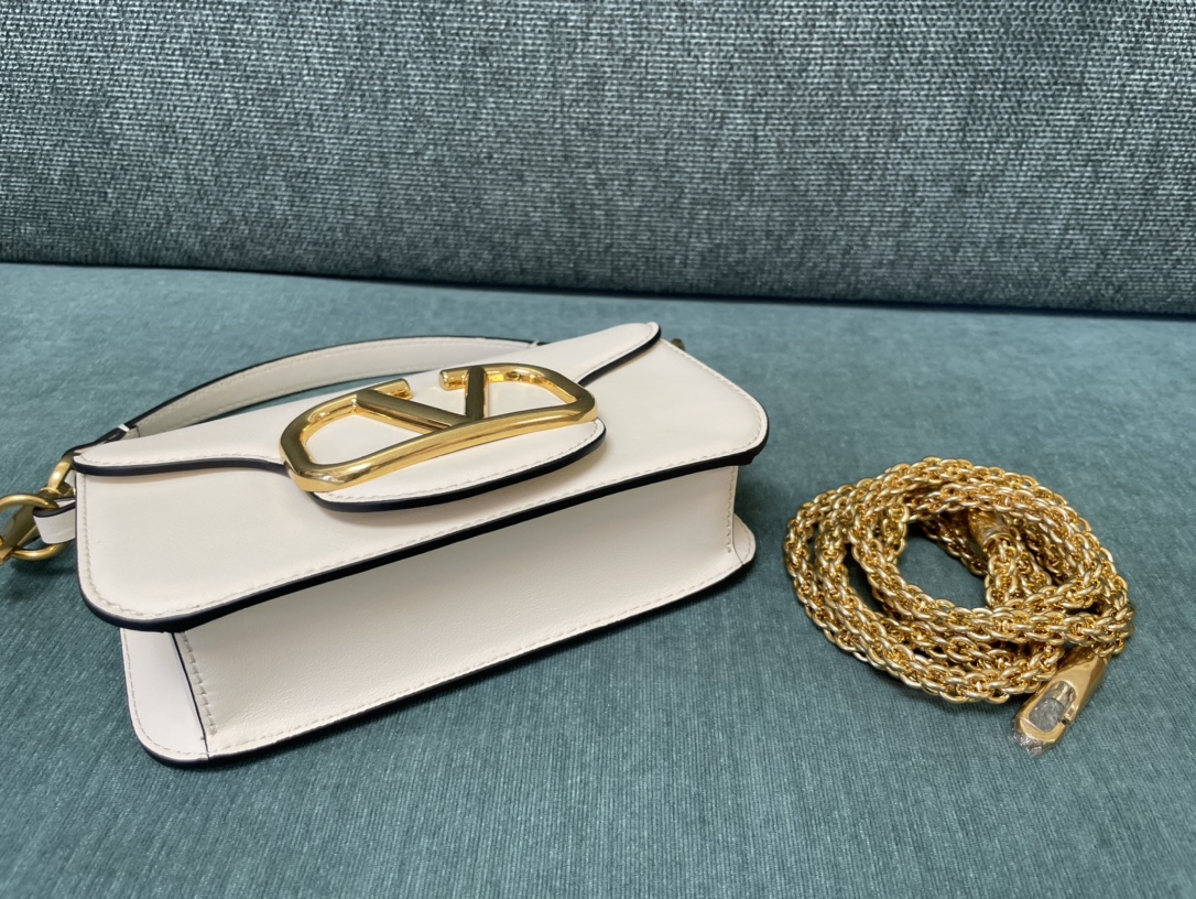 Va1e*ntin0 garavani miniloc-20x 11x5cm