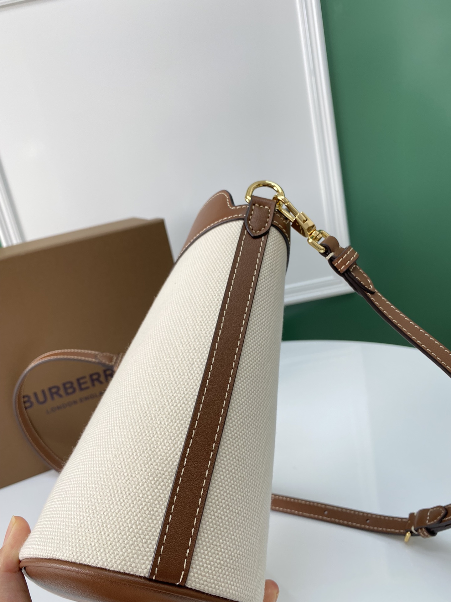 B**rry pocket bag-17 x 12 x 26cm